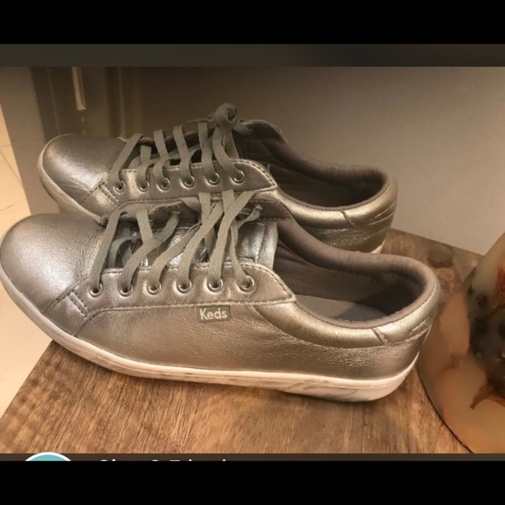 Metallic silver keds